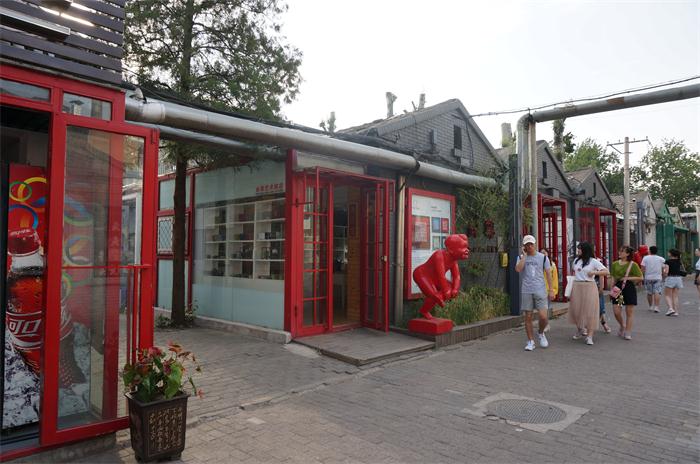 北京798一個從【舊廠房創(chuàng)意出來的藝術區(qū)】(圖9)